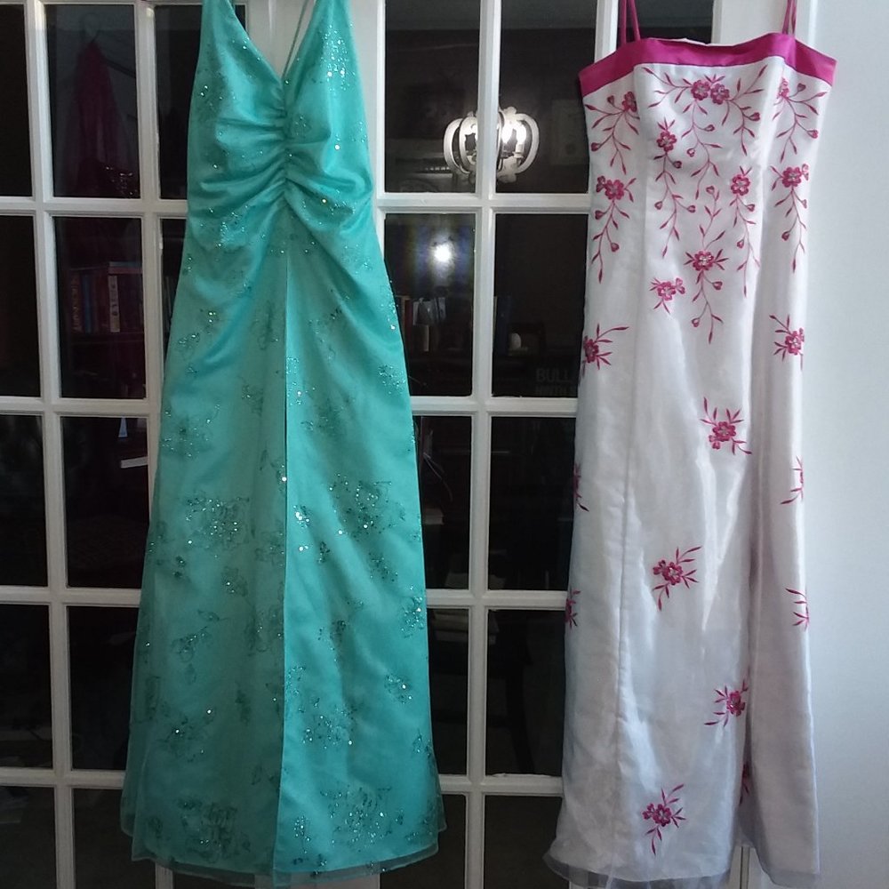 Prom and Pageant Dresses - Picture 2 of 3